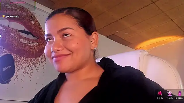 Snapshot of loly_marce chatting on March 19, 2025, 2:37 am loly marce online show from March 19, 2025, 2:37 am