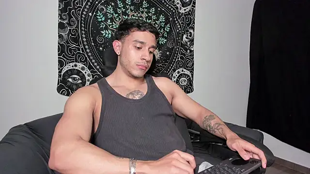 Snapshot of JayMarcos_ chatting on March 10, 2025, 5:43 am JayMarcos online show from March 10, 2025, 5:43 am