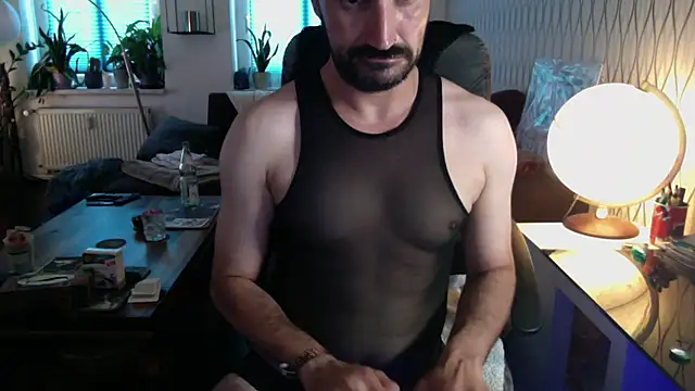 tomz0819 online show from July 7, 2026, 5:43 am