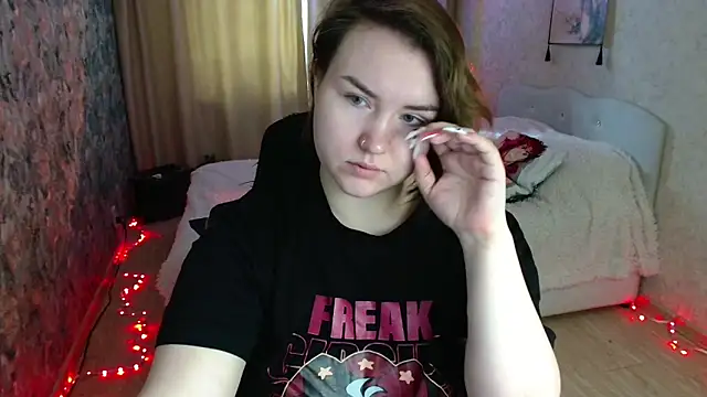 Jenny Fox online show from April 14, 2026, 3:00 am