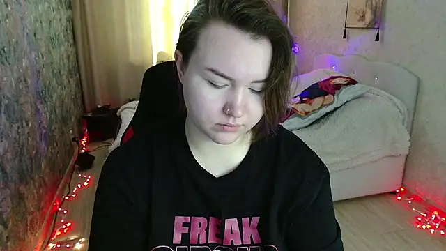 Jenny Fox online show from April 18, 2026, 3:42 am