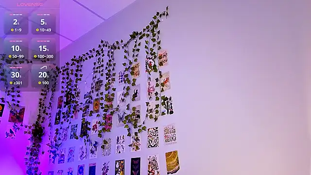 MiaBecky online show from April 12, 2026, 5:33 am