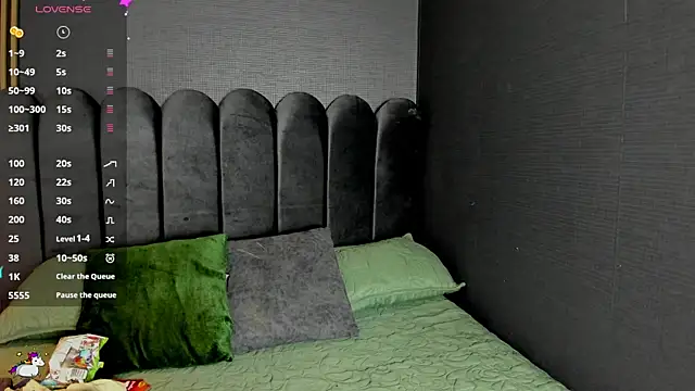 Nicolette ks  online show from December 19, 2025, 5:10 am