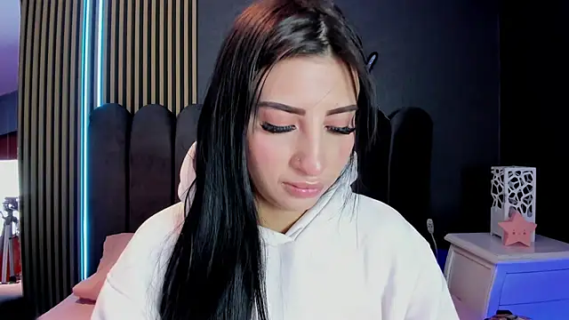 Snapshot of Nicolette_ks_ chatting on June 20, 2026, 5:34 am Nicolette ks online show from June 20, 2026, 5:34 am