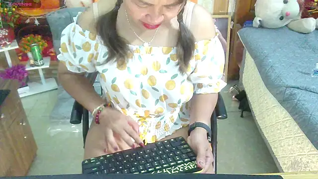 Snapshot of Jerry-Lan chatting on October 18, 2025, 8:55 pm Jerry-Lan online show from October 18, 2025, 8:55 pm