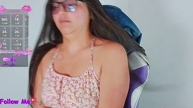 scarlleth  online show from February 12, 2026, 1:11 pm