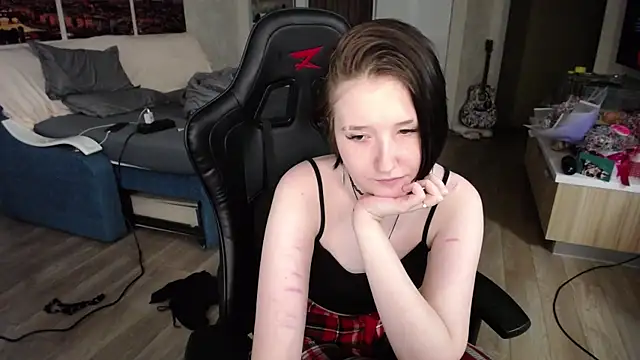 Snapshot of Kira_Bakker chatting on September 21, 2025, 4:45 pm Kira Bakker online show from September 21, 2025, 4:45 pm