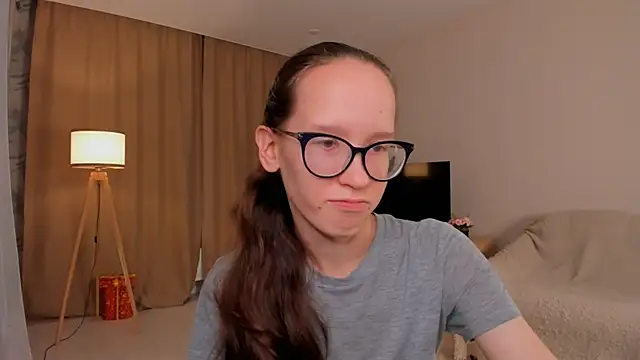 BettyBrowni online show from September 26, 2025, 4:03 pm