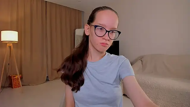 BettyBrowni online show from October 4, 2025, 4:08 pm