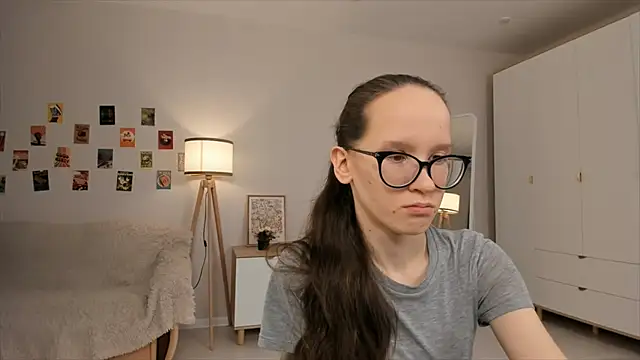 BettyBrowni online show from March 22, 2025, 4:15 pm