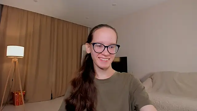 BettyBrowni online show from October 1, 2025, 4:11 pm