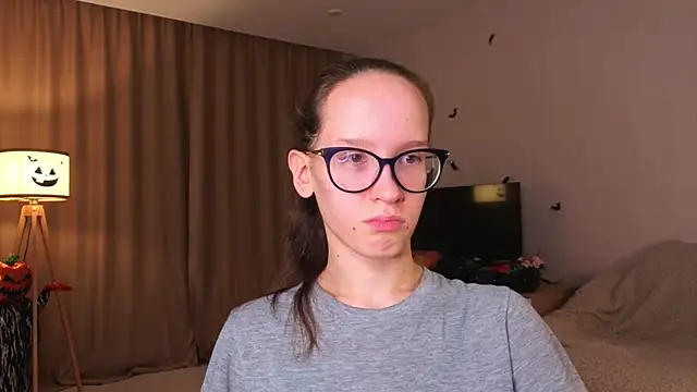 BettyBrowni online show from November 14, 2025, 4:10 pm