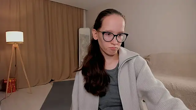 BettyBrowni online show from September 24, 2025, 4:13 pm