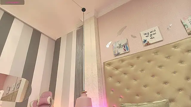 Snapshot of Paola__23 chatting on February 21, 2026, 5:09 am Paola 23 online show from February 21, 2026, 5:09 am