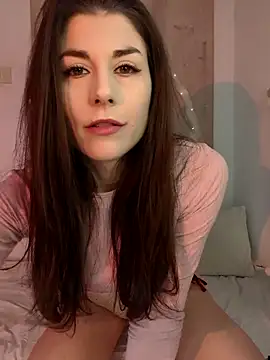 Aisha Moretti online show from November 19, 2025, 4:18 pm