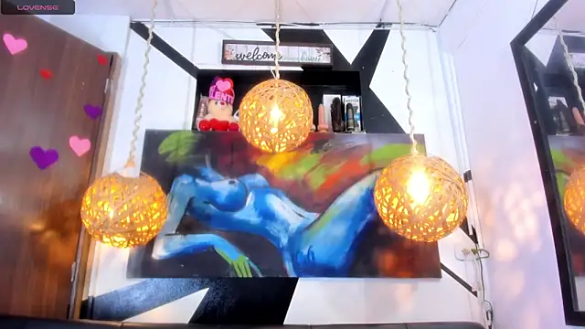 victoria aleia  online show from April 18, 2026, 11:38 pm