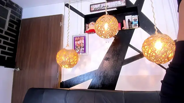 victoria aleia  online show from January 17, 2026, 11:41 pm