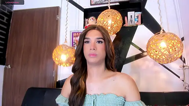 victoria aleia  online show from January 13, 2026, 11:41 pm