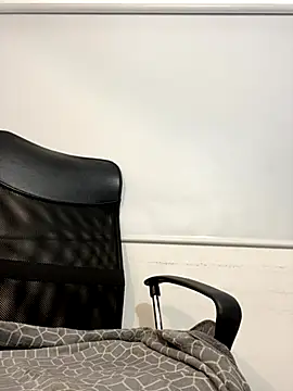 Snapshot of Isakeys_ chatting on October 27, 2025, 6:09 pm Isakeys online show from October 27, 2025, 6:09 pm