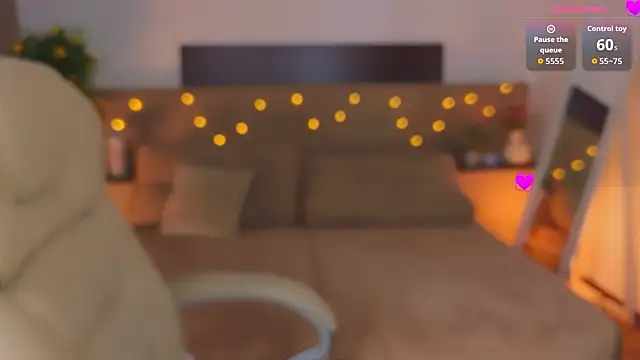 Viola  Shy online show from March 23, 2026, 9:14 pm