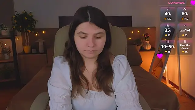 Viola  Shy online show from April 4, 2026, 8:04 pm