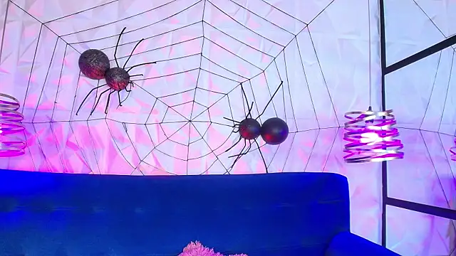 sarah banks1 online show from December 15, 2025, 3:23 am