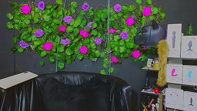 Snapshot of Sweett_Mollyy chatting on July 11, 2026, 1:17 am Sweett Mollyy online show from July 11, 2026, 1:17 am