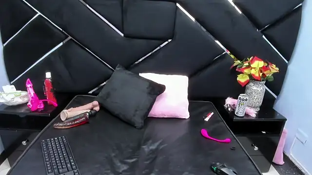 Snapshot of ChloeRosey chatting on September 10, 2025, 3:38 am ChloeRosey online show from September 10, 2025, 3:38 am