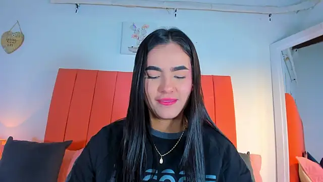 Snapshot of valen_rose0 chatting on September 15, 2025, 12:16 pm valen rose0 online show from September 15, 2025, 12:16 pm