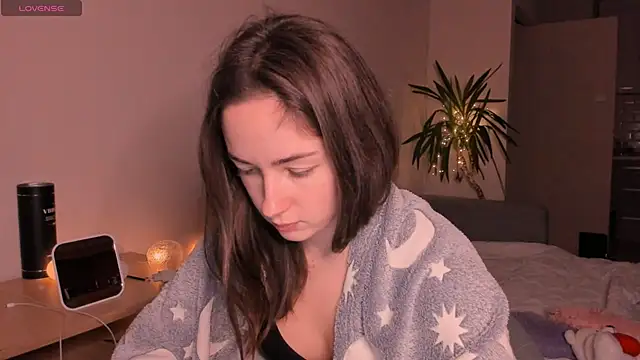 cClandesTina online show from January 9, 2025, 11:45 pm