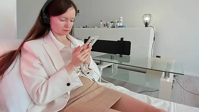 Snapshot of Your_Librarian chatting on December 17, 2025, 11:37 am Your Librarian online show from December 17, 2025, 11:37 am