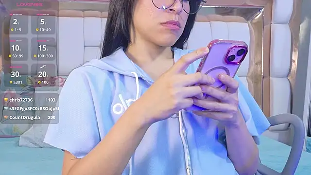 littleebluee online show from February 17, 2026, 3:04 am