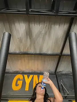 Pretty Isadora online show from February 12, 2026, 5:13 pm