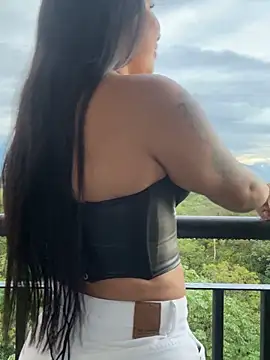 Pretty Isadora online show from December 4, 2025, 9:03 pm