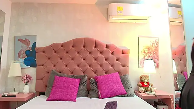 ThyaraJhons online show from March 7, 2026, 11:49 am