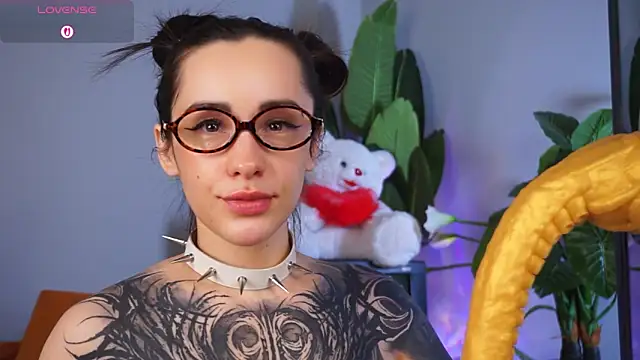 EvaCanton online show from February 5, 2026, 2:18 am