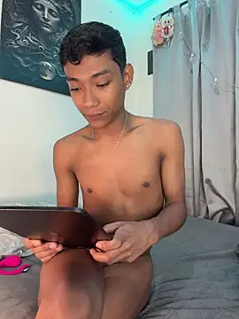 Snapshot of alejo_cute chatting on July 12, 2026, 1:45 pm alejo cute online show from July 12, 2026, 1:45 pm