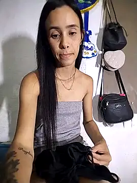 The-quee22 online show from November 22, 2025, 2:21 am