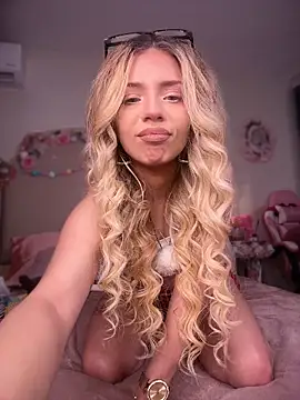 Snapshot of maddisonblush chatting on January 11, 2026, 6:26 pm maddisonblush online show from January 11, 2026, 6:26 pm