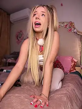 Snapshot of maddisonblush chatting on December 14, 2025, 6:13 pm maddisonblush online show from December 14, 2025, 6:13 pm