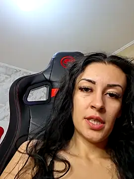 loryyy sexyyy online show from November 4, 2025, 1:59 pm