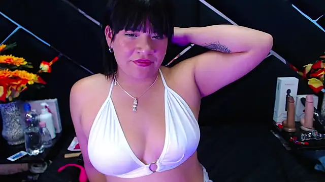 Snapshot of Amy_hoy69 chatting on February 16, 2025, 6:54 am Amy hoy69 online show from February 16, 2025, 6:54 am