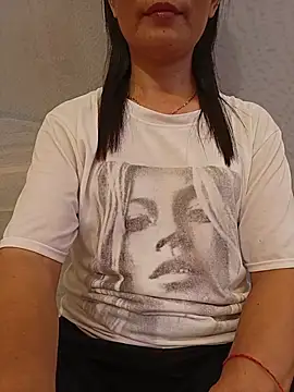 Snapshot of Asian_girl13 chatting on June 19, 2026, 12:27 am Asian girl13 online show from June 19, 2026, 12:27 am