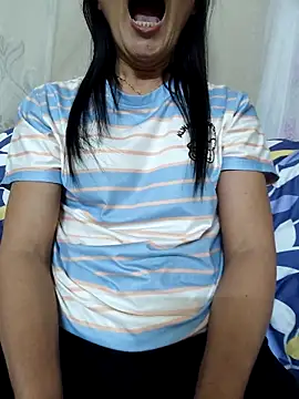 Snapshot of Asian_girl13 chatting on January 6, 2026, 5:39 pm Asian girl13 online show from January 6, 2026, 5:39 pm