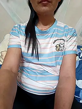 Snapshot of Asian_girl13 chatting on February 8, 2026, 1:53 pm Asian girl13 online show from February 8, 2026, 1:53 pm