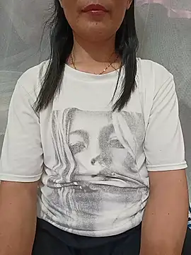 Snapshot of Asian_girl13 chatting on July 13, 2026, 2:27 pm Asian girl13 online show from July 13, 2026, 2:27 pm