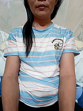 Snapshot of Asian_girl13 chatting on February 4, 2026, 12:16 am Asian girl13 online show from February 4, 2026, 12:16 am