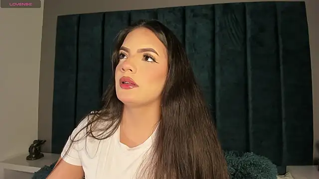 Snapshot of IsabellaGrey19 chatting on November 20, 2025, 7:36 pm IsabellaGrey19 online show from November 20, 2025, 7:36 pm