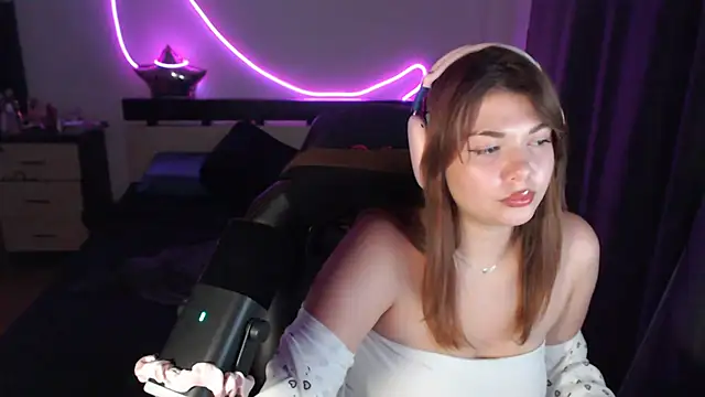 helengilmor online show from October 8, 2025, 4:29 pm