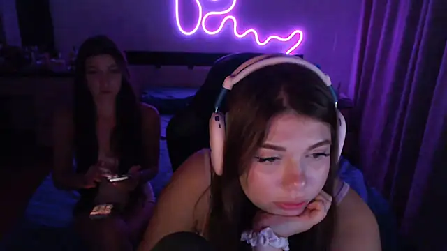 helengilmor online show from September 8, 2025, 6:29 pm